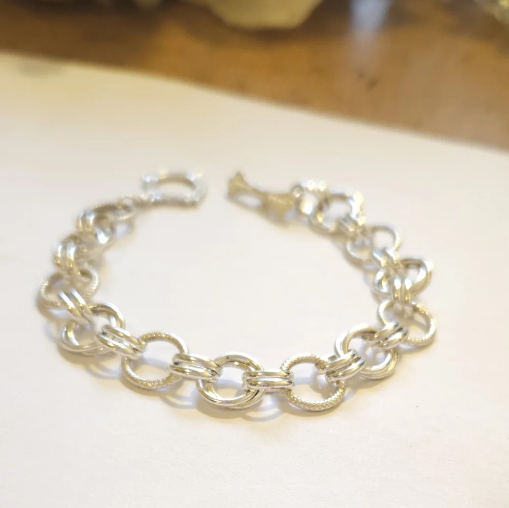 Unique Silver Plated Textured Double Circle Linked Chain Bracelet 7 1/4